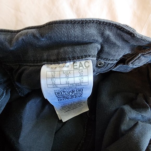 Guess Black Ripped Jeans (Super Stretch) 32/32 - Picture 2 of 4